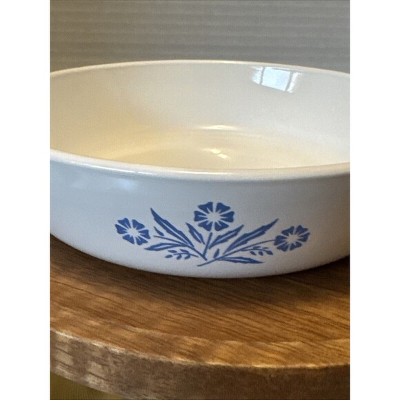 Vtg. Corning Ware, 6.5" Skillet, and Lid, 6.5" W x 10.25" w/Handle - Picture 7 of 11